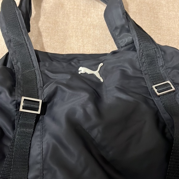 PUMA Black Nylon Gym/Overnight Shoulder Bag- Large (Pre-loved) - Picture 4 of 16